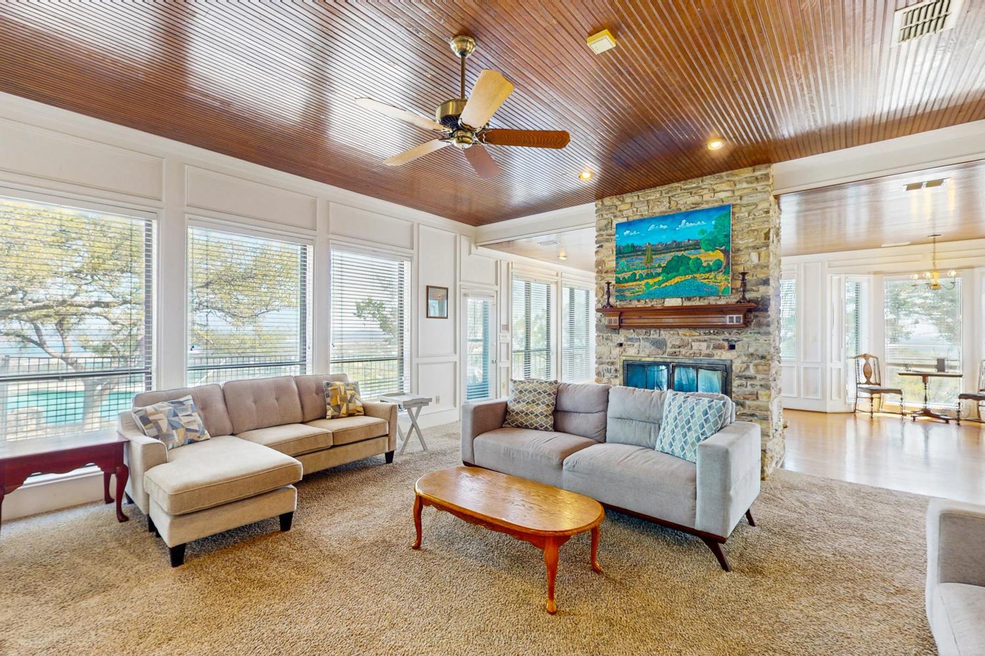 Maverick Mountaintop Retreat Canyon Lake Exterior photo